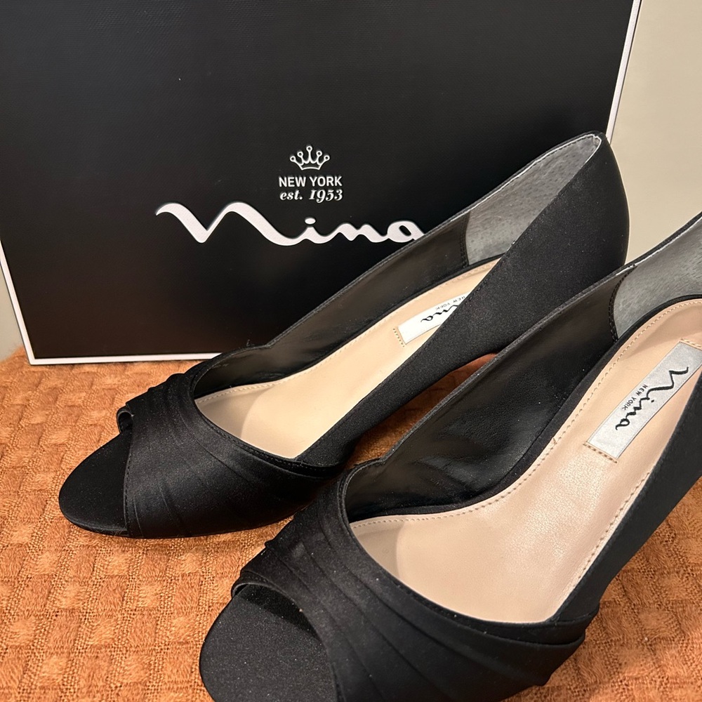 Nina Chezare 9 1/2 W Black Satin Peep-Toe Heels. Never worn